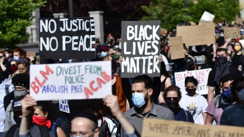 Des cadres noirs de l'industrie musicale appellent à l'action contre le racisme